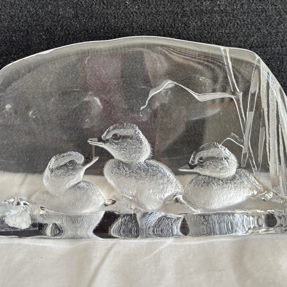 Mats Jonasson Sweden Baby Chicks Sculpture Paperweight - Picture 1 of 2